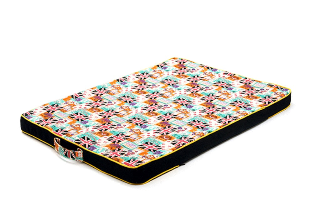 Thickened pet printing canvas dog bed mat with colorful flag pattern, featuring high-resilience liner and approx. 3.3cm thickness for comfort.
