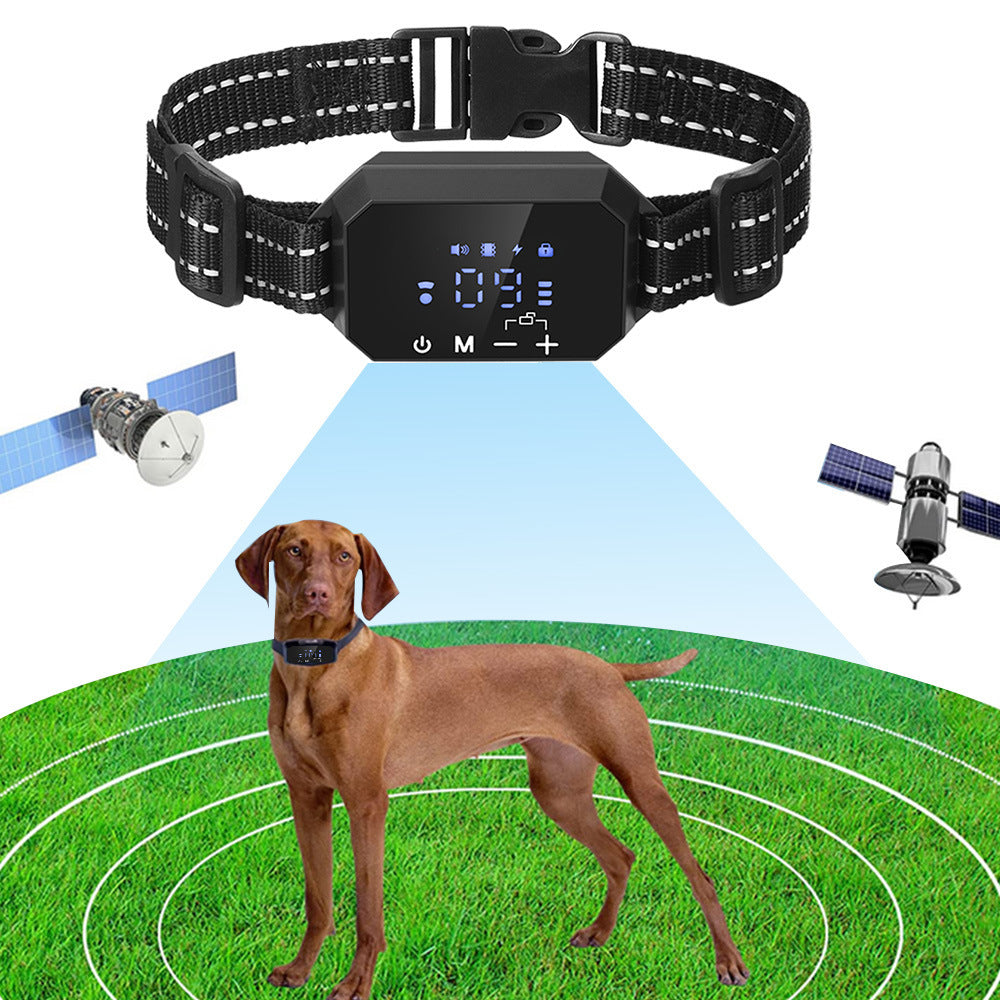 Golden retriever wearing Pet Wireless Electronic Fence GPS Dog Trainer collar in shallow water. Waterproof IPX6 design ideal for outdoor training.