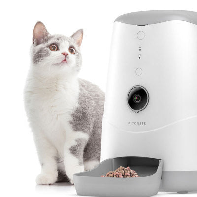 Pet smart feeder with built-in camera and USB power interface, ideal for remote pet feeding and monitoring. Features DC 5V 1A input and ≤2W power usage.